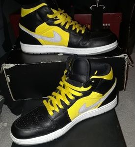 Mens Air Jordan Retro 1 Mid New Love Black Varsity